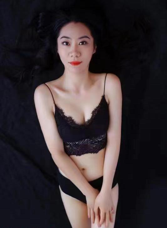 风骚黑丝少妇