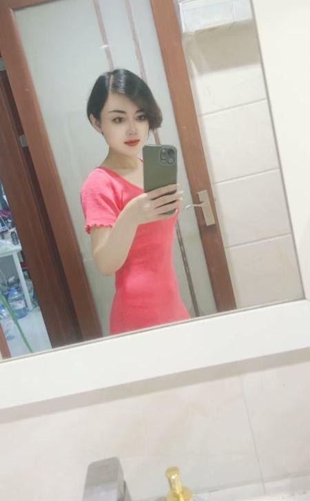 龙岗短发妹子