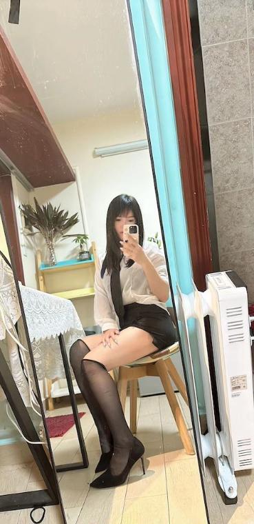 OL制服美腿娜娜